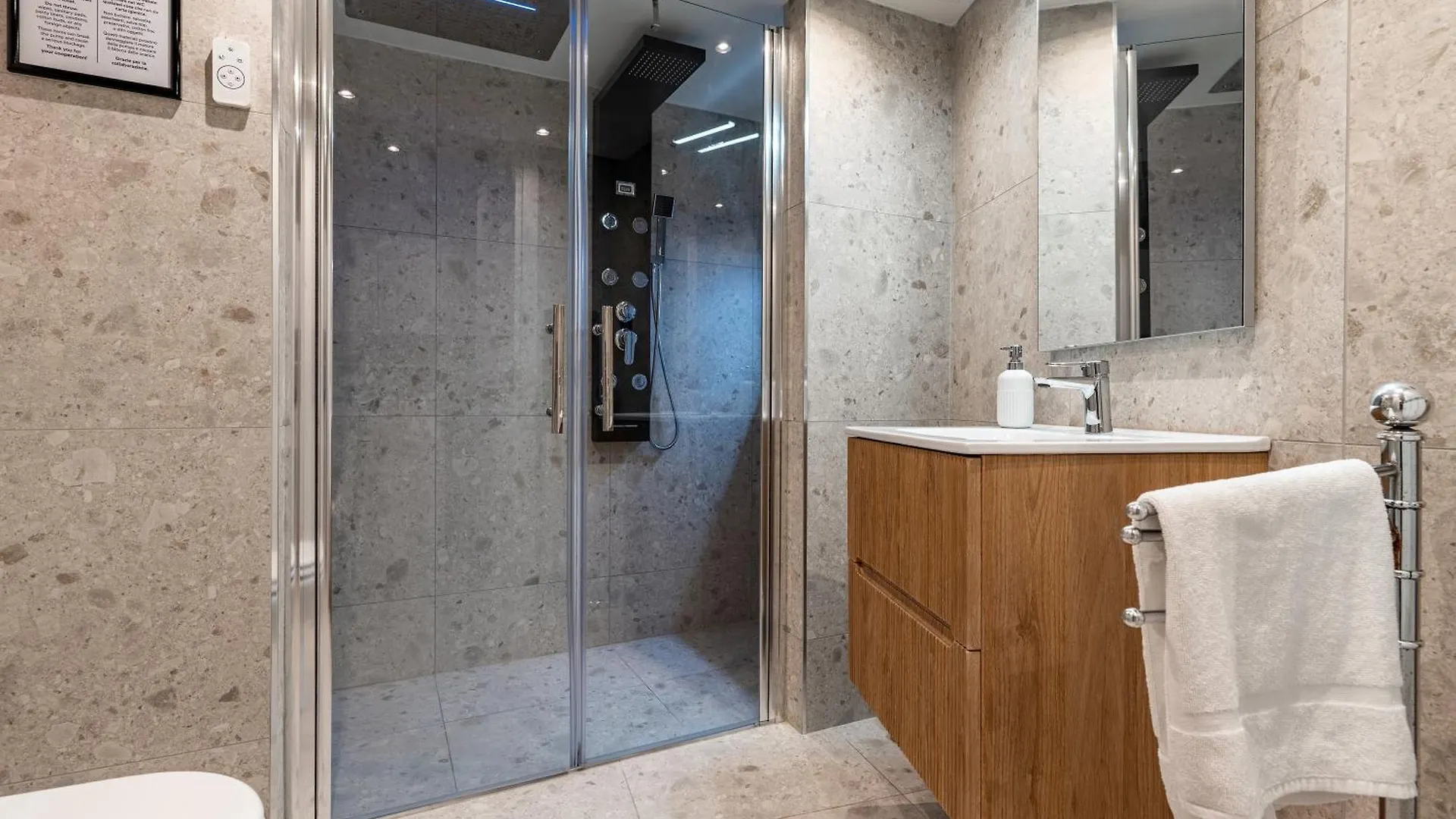 Milano Wellness Suite - Spa, Sauna & Gym Experience Διαμέρισμα